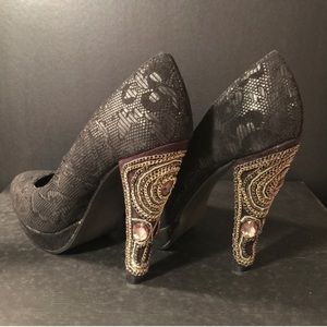 Jeweled heal lace platform pumps
